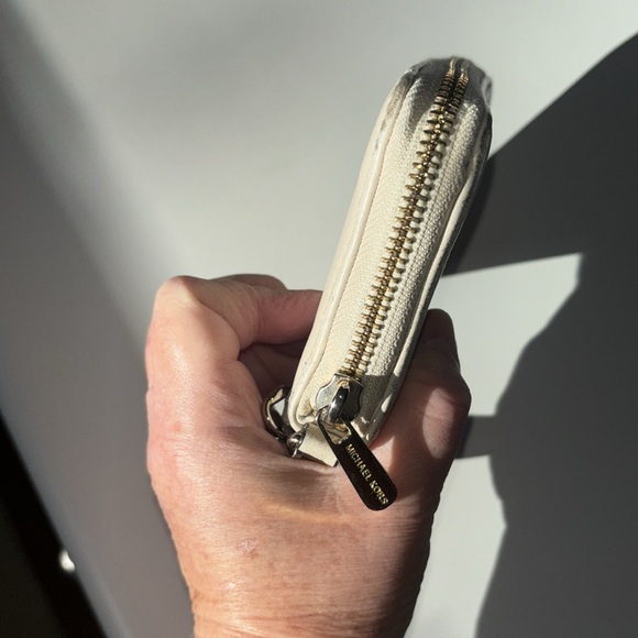 Michael Kors, cream, leather wristlet - Picture 6 of 11
